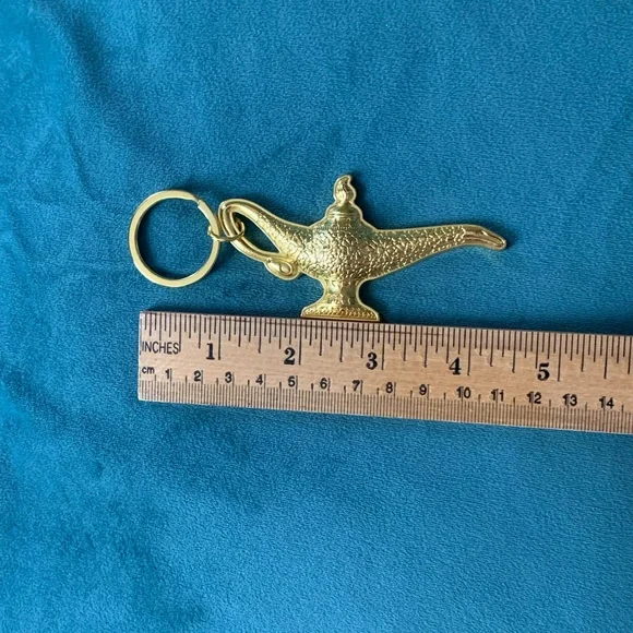 Aladdin Genie Magic Lamp Gold Keychain - Picture 8 of 10